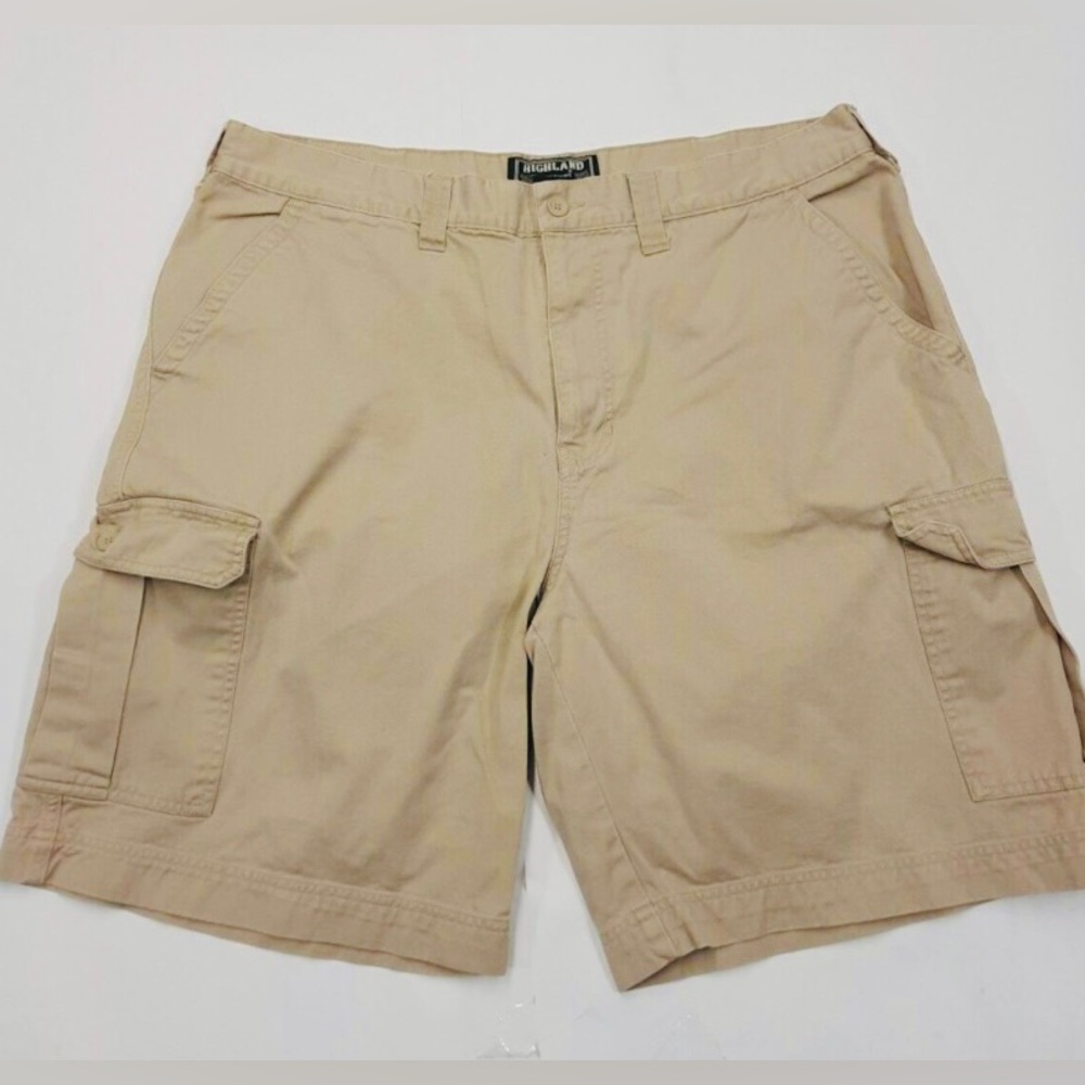 ⭐️MENS HIGHLAND OUTFITTER KHAKI CARGO SHORTS⭐️